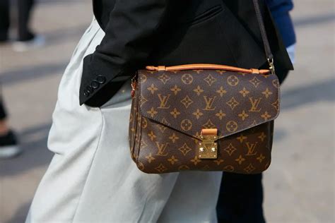 louis vuitton rubens bag price|louis vuitton crossbody purses.